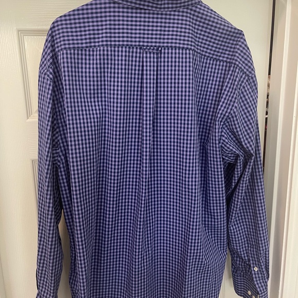 Men’s Izod performance button down - Picture 3 of 3